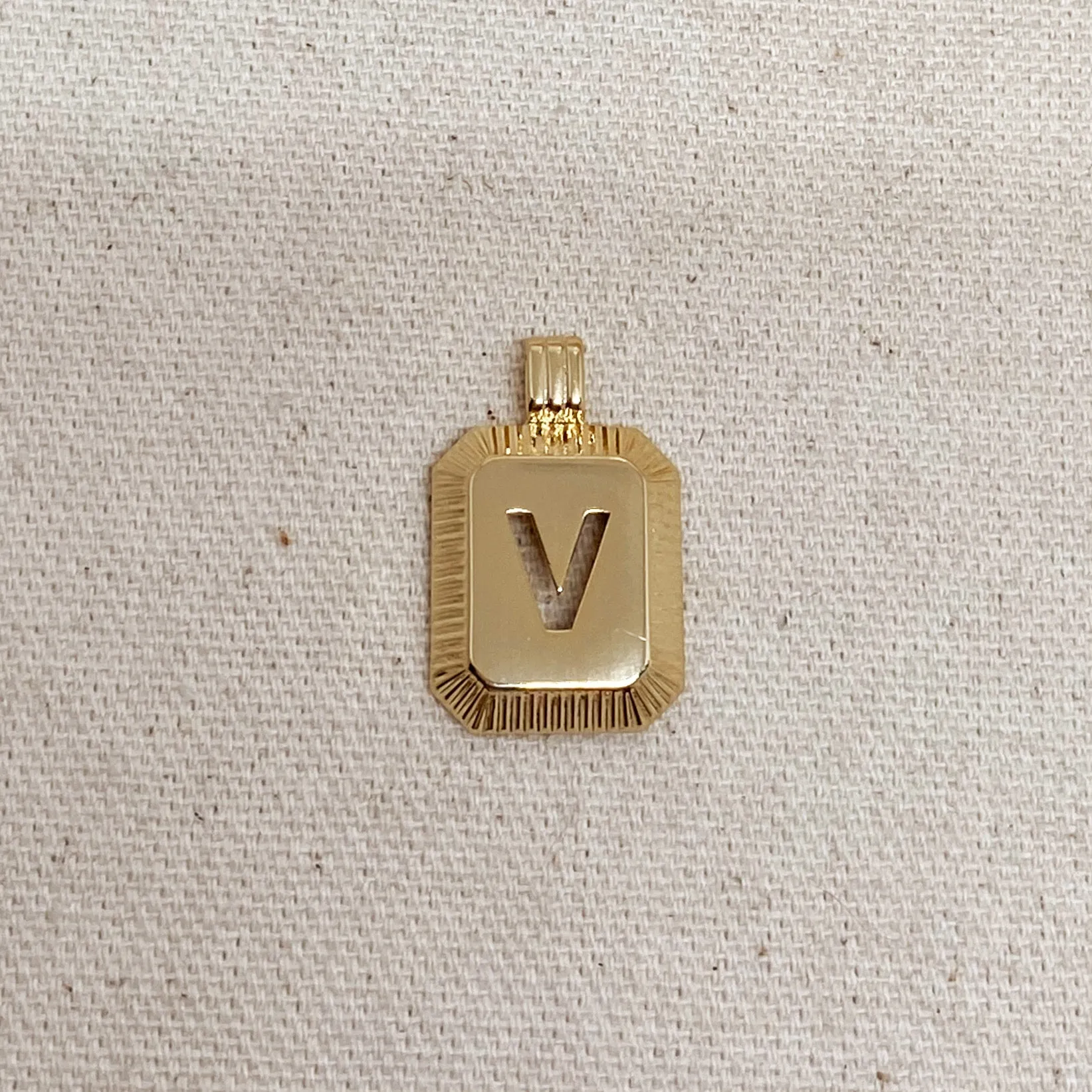 18k Gold Filled Initial Plate Pendant Letter V