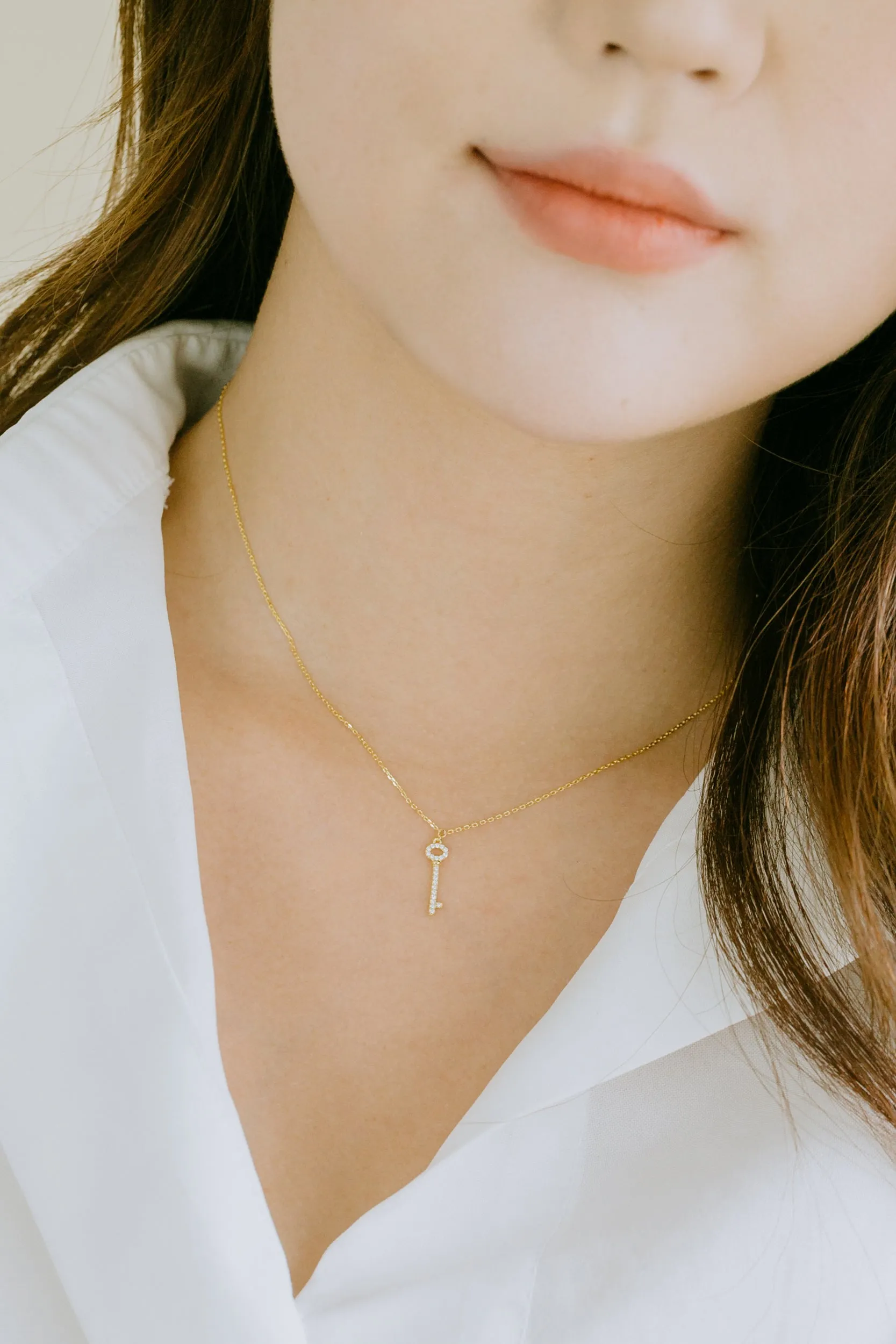 925 Sterling Silver Bridesmaid Gift Round Cubic Key Pendant Chain Necklace