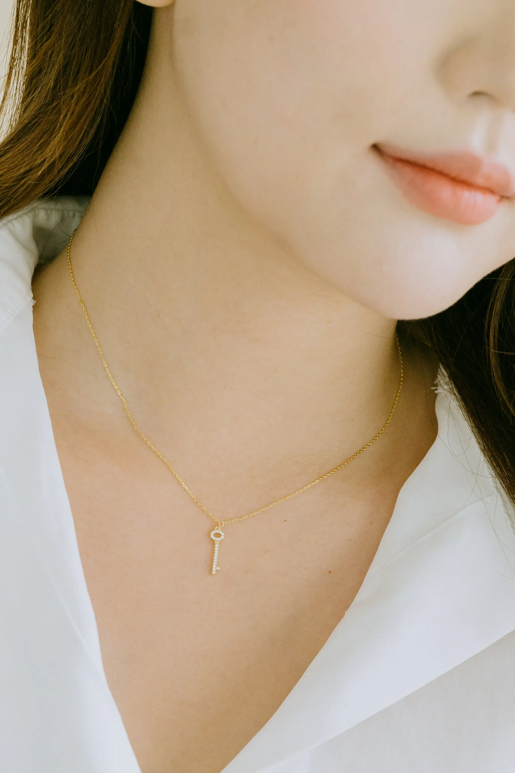 925 Sterling Silver Bridesmaid Gift Round Cubic Key Pendant Chain Necklace
