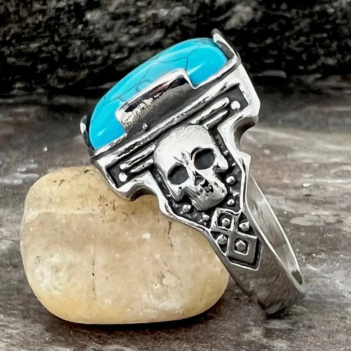Blue Stone - Skull - R104