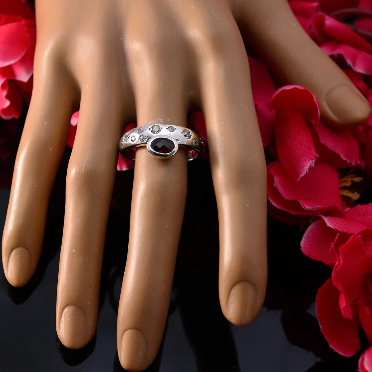 Gorgeous Stone Garnet 925 Sterling Silver Rings Fashion Jewelry Online