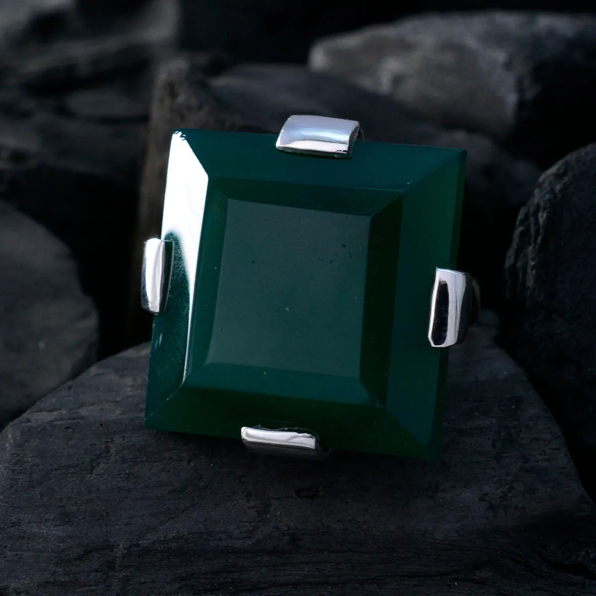 Presentable Gemstone Green Onyx 925 Silver Ring Jewelry Collection