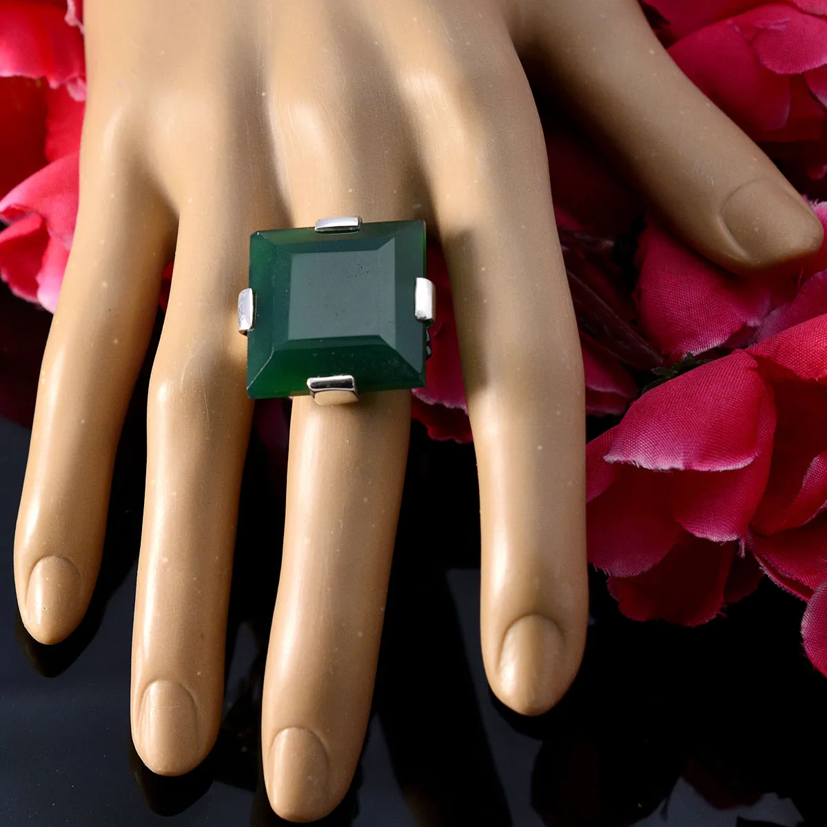 Presentable Gemstone Green Onyx 925 Silver Ring Jewelry Collection